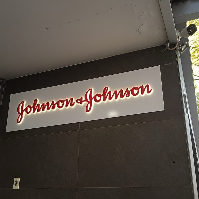 cartel decorador para farmacia Johnson